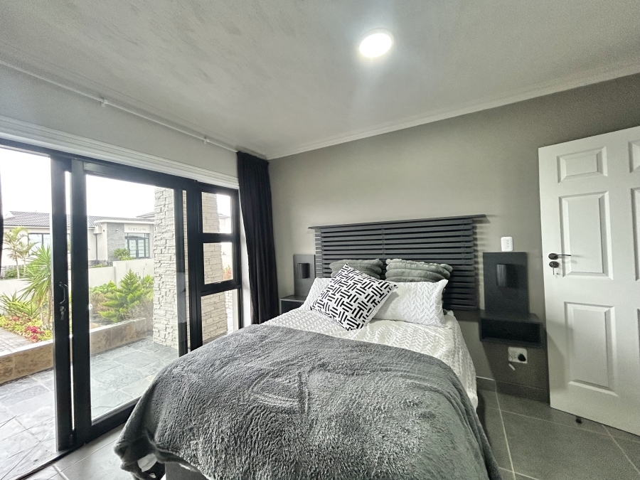 3 Bedroom Property for Sale in Wavecrest Eastern Cape